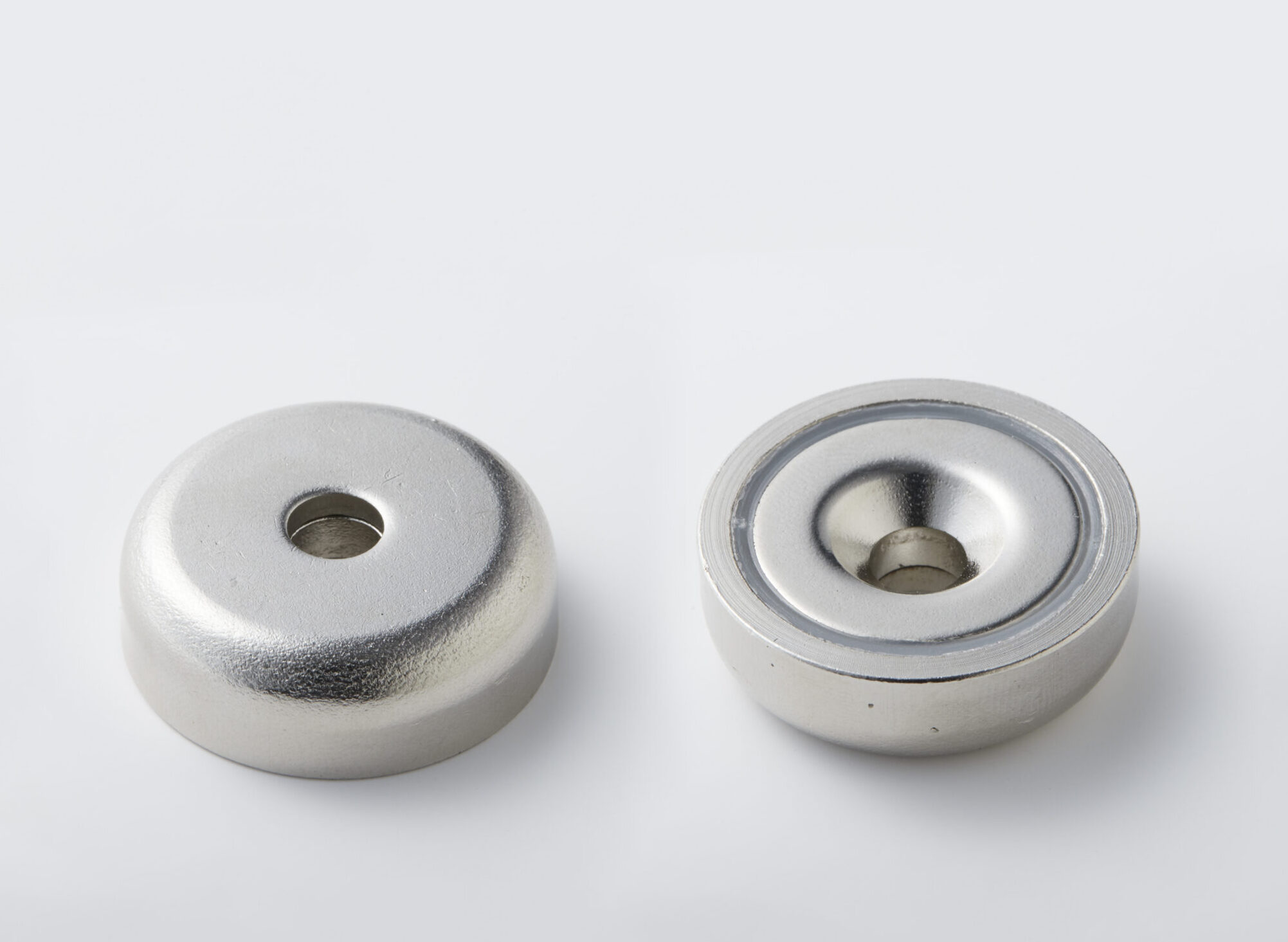 SIMOTEC ネオジム キャップマグネット φ75×φ10.5×18 (M10皿穴) ( NMCP0010 ) 下西技研工業(株) SIMOTEC ネオジム キャップマグネット φ75×φ10.5×18 (M10皿穴