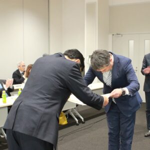 東大阪商工会議所にておこなわれた表彰式のようす