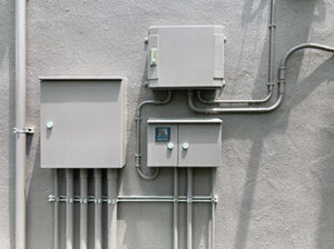 IP67防水開閉検知センサの用途例_分電盤のイメージ画像